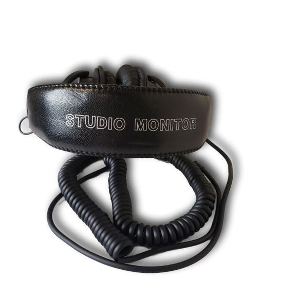 Sony Dynamic Stereo Headphones MDR-V6 - Picture 3 of 8